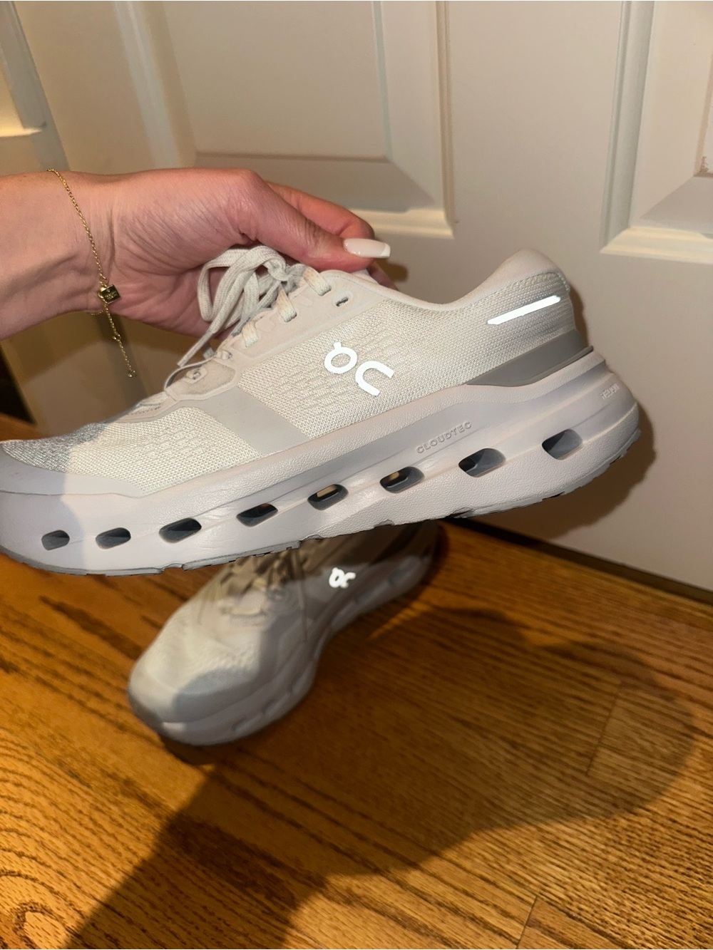 On Running Women's Athletic Shoes in Light Gray - Picture 3 of 5